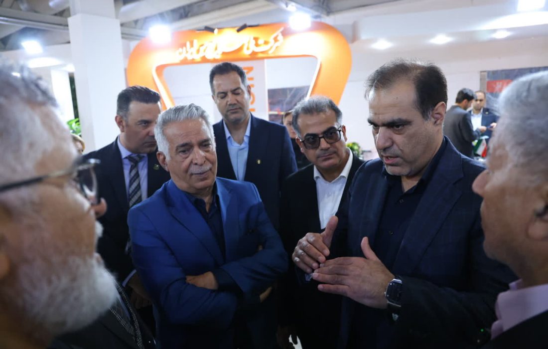 بازدید رئیس خانه معدن و فعالان بخش صنعت و معدن کشور از غرفه شرکت ملی مس