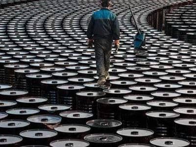 بدهکاران میلیارددلاری کجا هستند؟ چرا تیغ به سمت تولید کنندگان قیر چرخید؟ ‎