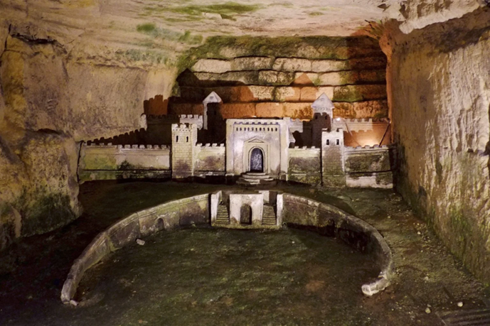 مجسمههای ظریف مخفی در کاتاکومبهای پاریس