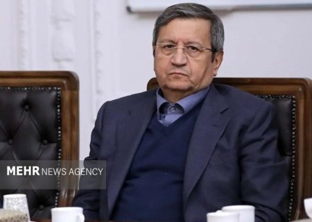 همتی: کاهش قیمت دلار ادامه خواهد داشت