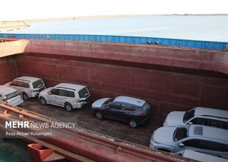 گمرک: شماره‌گذاری خودروهای ایرانیان خارج‌نشین فعلاً متوقف است