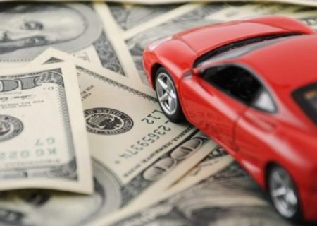 سایه دلار بر بازار خودرو؛ کاهش تدریجی قیمت‌ها آغاز شد