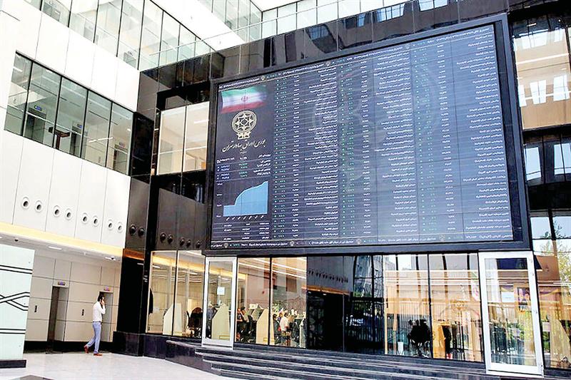 فروش ۱۲۶ همتی صنعت محصولات پتروشیمی در دی ۱۴۰۴