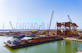 بیست و ششم بهمن، آغاز عملیات بارگیری جکت چهار پایه سکوی سرچاهی WHP-1 میدان مشترک با عربستان