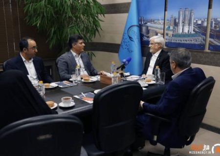 معاون اول رئیس‌جمهور با مدیران پتروشیمی شهید تندگویان دیدار کرد
