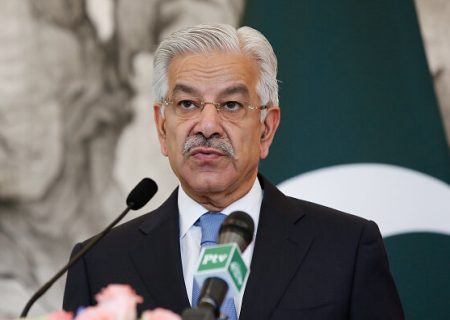 وزیر دفاع پاکستان: احتمال آغاز جنگی دیگر بسیار کم است/ جهان خواهان جنگ با ایران نیست،شاید دو سه کشوری بخواهند/ اسرائیل تنها مانده است