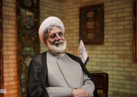 رهامی: برخی تندروها عملا همسو با اسرائیل عمل می‌کنند/ تصمیم به صلح و ترک مخاصمه در اختیار نمایندگان مجلس نیست/ با ترک مخاصمه منافع برخی به خطر می‌افتد