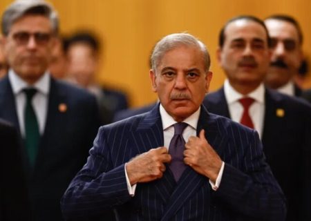 شهباز شریف پس از مذاکرات ایران و آمریکا:  امیدواریم وقتی به خانه‌هایمان برگردیم، سند فوق‌العاده‌ای در دست داشته باشیم