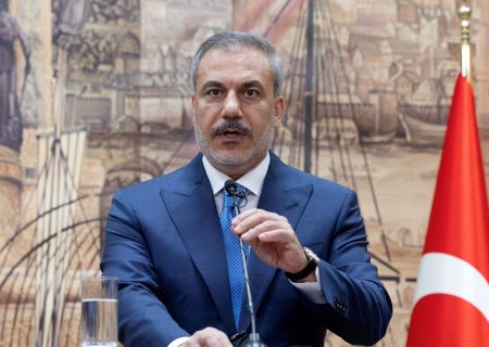 فیدان: ایران و آمریکا حملات را متوقف کنند و به میز مذاکره بازگردند