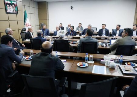 قدردانی عارف از قالیباف به خاطر عملکرد در مذاکرات با آمریکا/ پیروزی ایران مرهون رهبری آیت‌الله مجتبی خامنه‌ای است