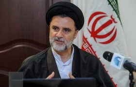 نماینده ای که حرفه اش توهم پردازی است/محمود نبویان: “روی سینه آمریکا نشسته بودیم و داشتیم کار را تمام می کردیم که مذاکره شد!”