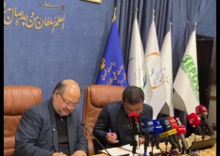 انعقاد بزرگترین قرارداد تولید بار اول توسط هلدینگ خلیج فارس/امضای شریعتمداری و افشین پای تفاهمنامه «فارس» با معاونت علمی ریاست‌جمهوری