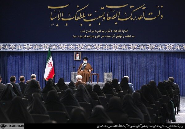 توجه رهبر شهید انقلاب به جامعه پرستاری: تعرفه‌گذاری خدمات پرستاری یک مطالبه واقعی است؛ جامعه پرستاری را تقویت نکنیم در بزنگاه‌ها ضربه خواهیم خورد