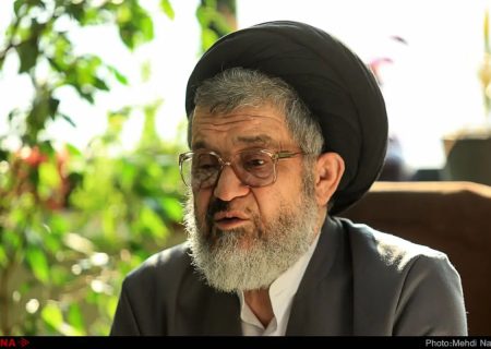 رهبر شهید در دهه 60 به روایت عضو جامعه روحانیت مبارز؛ در یک جبهه، در جنگ لباس رزم پوشیدند و در نماز، امام جماعت بودند چرا که…