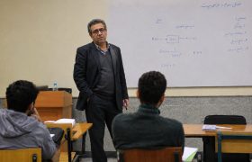 کاربران خبرآنلاین درباره افت علمی دانشگاه‌ها چه گفتند؟/ از «دانشگاه سیاسی شده» تا «مشکل فقط تحریم نیست»