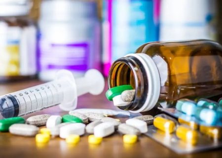 دو تهدید جدی برای آینده بازار دارو/ داروهای کمیاب بیشتر در دست دلالان است تا بیماران/ کمبود در کدام گروه‌های دارویی محسوس‌تر است؟
