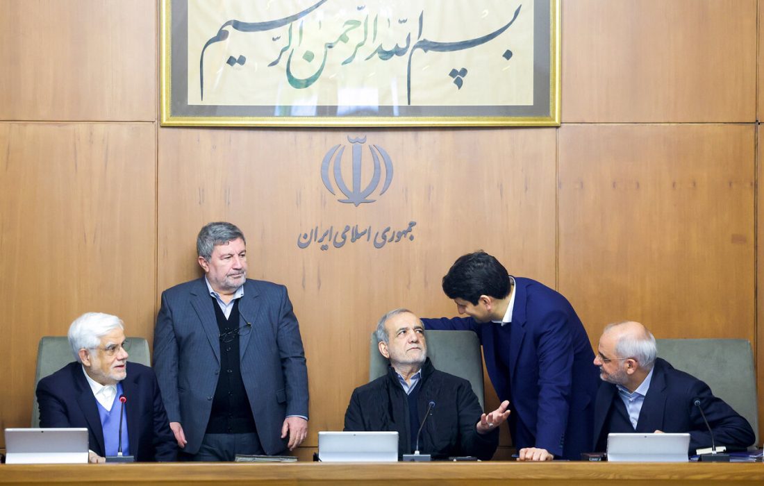 مسیر قانونی پزشکیان برای حل پرونده فیلترینگ به روایت سبحانی فر/ اگر فیلترینگ از مسیر قانونی باز نشود، با چالش مواجه خواهند شد