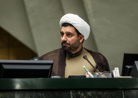 نماینده مجلس: اگر با عمان تفاهم شود، برای جمهوری اسلامی یک فتح‌الفتوح است/ بی‌اعتمادی به آمریکا همچنان پابرجاست اما دیپلماسی را تعطیل نمی‌کنیم