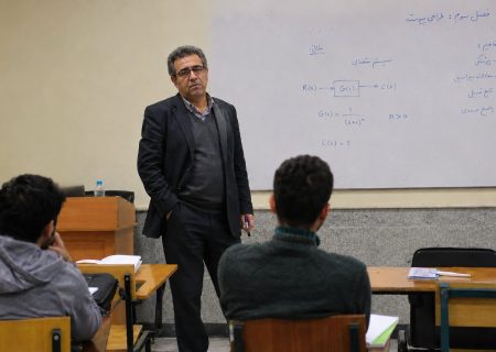 کنار گذاشتن از دانشگاه به جرم مارکسیست بودن؛ «تفکر در یک فضای آزاد رشد می‌کند»