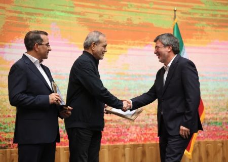 افتخار ملی برای قدیمی ترین شرکت بیمه کشور؛ تقدیر رئیس جمهور از نقش آفرینی بیمه ایران در خدمت رسانی و مدیریت بحران
