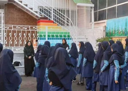 استقرار زنان پلیس مقابل مدارس دخترانه تهران