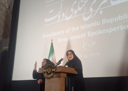 امیدواریم نیازی به دست زدن به دو سهمیه ۱۵۰۰ و ۳ هزار تومانی نداشته باشیم / پاسخ سخنگوی دولت به سوال خبرآنلاین درباره کاهش سهمیه بنزین