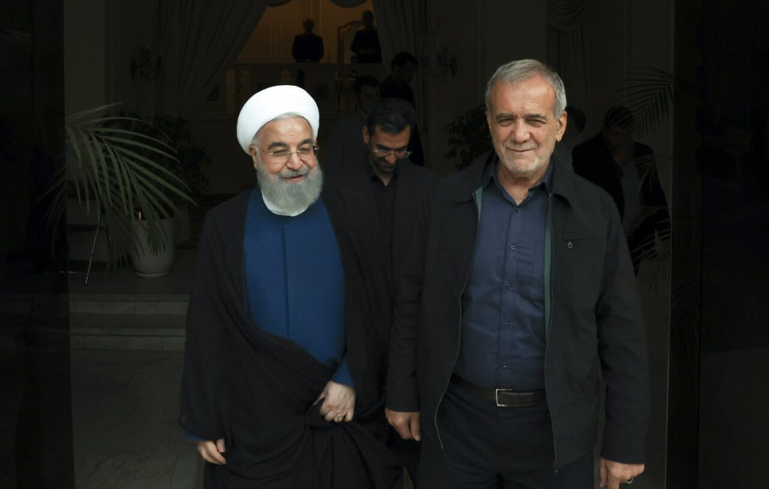 تندروها علیه دولت در چند جبهه؛ از تجمع مقابل خانه روحانی تا استیضاح عراقچی و هشتگ عزل پزشکیان!
