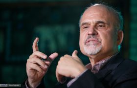 جلایی پور: دوستان سعید جلیلی در شب آخر تشییع پیکر رهبری، ۴ میلیون پرچم قرمز را بین جمعیت توزیع کردند/ آینده را همچنان حکومت و جامعه ایران باید بسازد