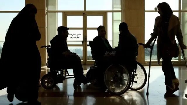 حق‌پرستاری؛ مسئله حل‌نشده دولت و مجلس/ چه کسی مسئول رسیدگی به متقاضیان پشت‌نوبت دریافت حمایت بهزیستی است؟