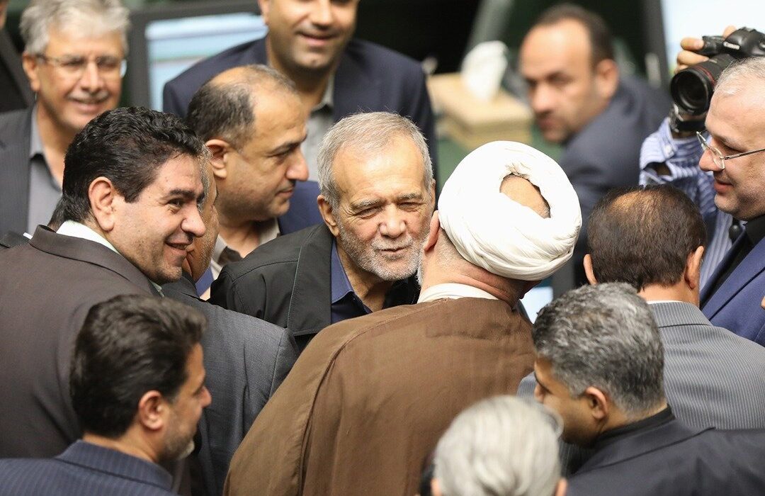رسولی: طرح عدم کفایت سیاسی پزشکیان شلیکی به انسجام در بالاترین سطوح حاکمیت است/ ترقی: همانطور که با آقای خرازی برخورد شد، با بقیه هم برخورد شود