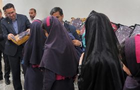 توزیع هزار بسته نوشت افزار میان دانش‌آموزان نیازمند با حمایت شرکت نفت سپاهان