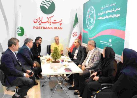 حضور مدیرکل ارتباطات و فناوری اطلاعات استان‌ تهران در غرفه پست بانک ایران در نمایشگاه الکامپ