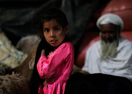 ازدواج دختران خردسال برای تسویه بدهی خانواده‌ها؛ دختر ۱۱ساله‌ در افغانستان با مردی ۴۰ ساله نامزد شد