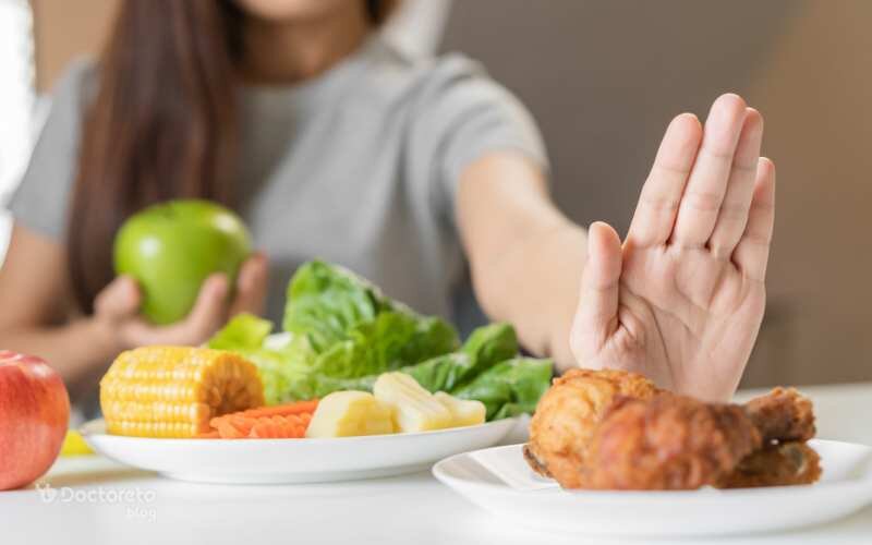 رژیم مدیترانهای، بهترین رژیم غذایی برای پوست؟/ بررسی ارتباط آکنه بزرگسالان و تغذیه در مطالعات جدید