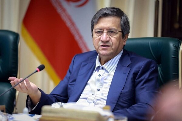 همتی: برای واردات تا پایان دولت ترامپ و حتی بیشتر ذخیره ارزی داریم