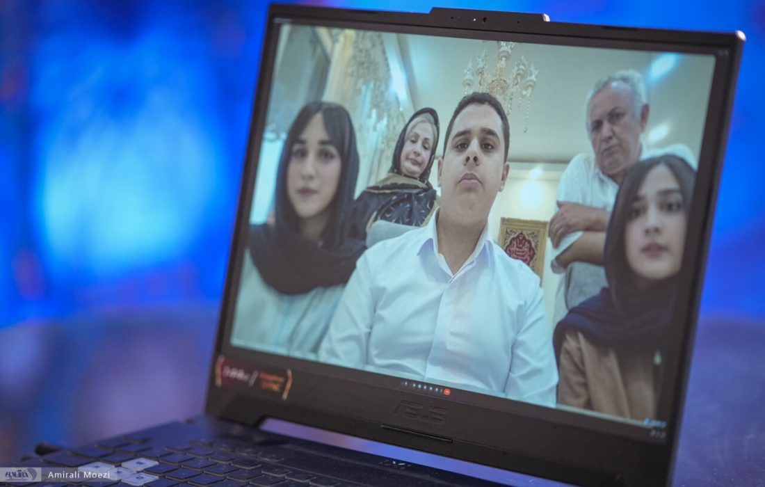 ۱۷ سال منتظر سه‌قلوها بودند؛ حالا هر سه رتبه برتر کنکور شدند/ مادر: این دومین معجزه زندگی‌مان بود